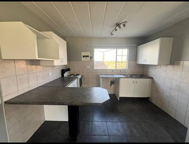 2 BEDROOM TOWNHOUSE FOR SALE IN BOKSBURG